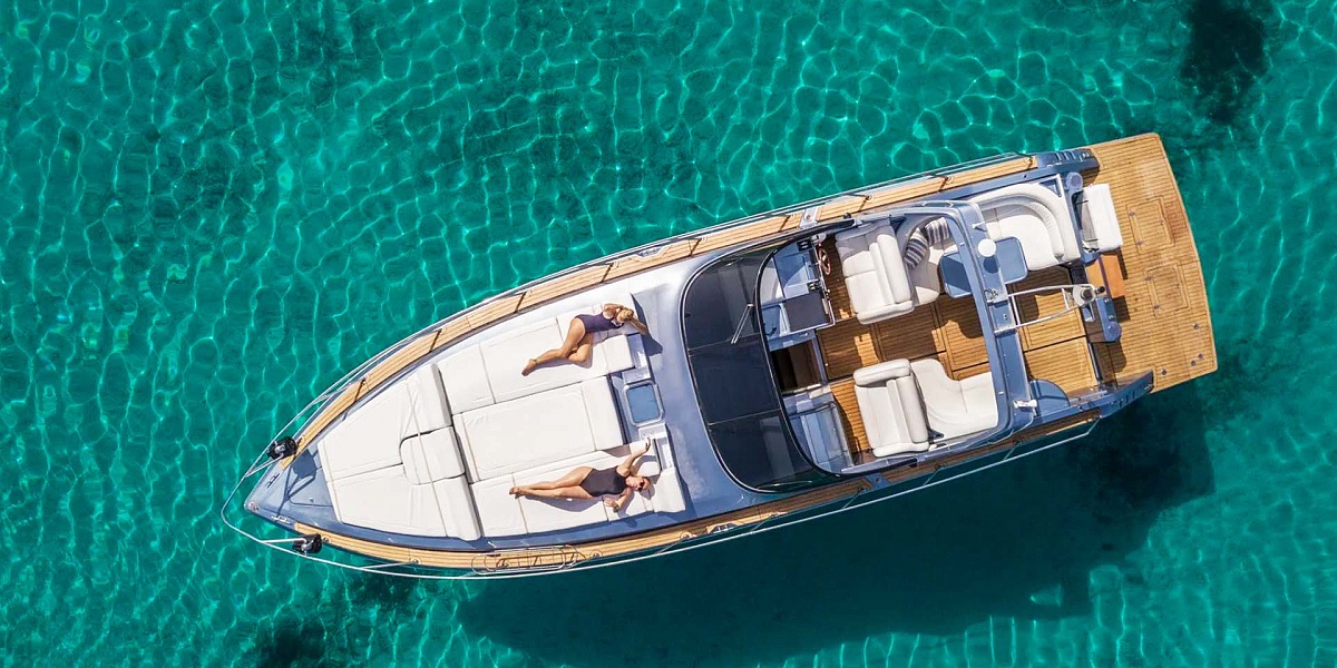 Аренда яхты Cranchi M44 на Миконосе, Греция